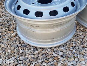 6x139,7 r16 plechové disky Hyundai H300, H1, i800, iMAx - 8