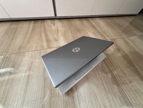 15.6"/HP/Notebook/4GB RAM DDR5/128GB NVMe SSD/Intel HD 2GB - 8