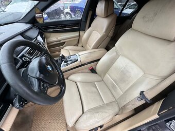 BMW Rad 7 730d - 8