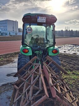 John Deere 3045R - 8