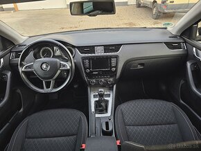 Škoda Octavia Combi 2.0 TDI M6 Edition Xenón Navi DVD R17 - 8