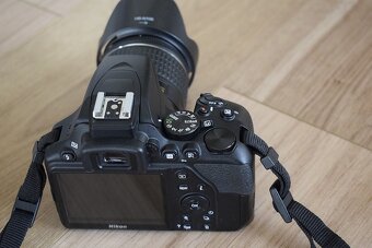 Nikon D3500 s bluetooth - rychly Af-p objektiv - 2 000 snimk - 8