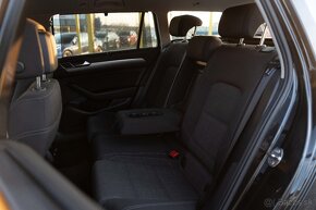 Volkswagen Passat Variant B8,5 R-LINE 2.0 TDI Elegance - 8