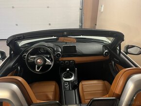 Fiat 124 Spider - 8