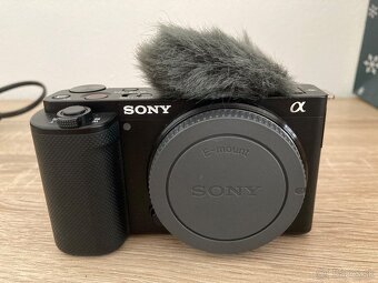 Sony ZV e-10 + doplnky na videotvorbu - 8