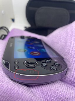 Sony PS VITA PCH-1004 + 16gb vita karta - 8