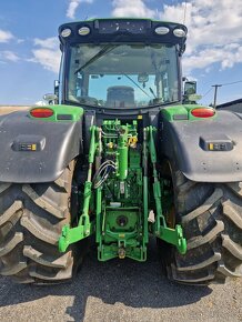 JOHN DEERE 6215R - 8