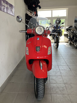 Piaggio Vespa GTS Super 125 - 8