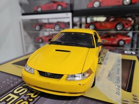 Model 1:18 Mustang GT 1999  Maisto - 8