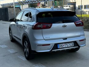 Kia Niro Hybrid Platinum - 8