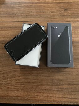 iPhone8 64 GB 100% batéria - 8