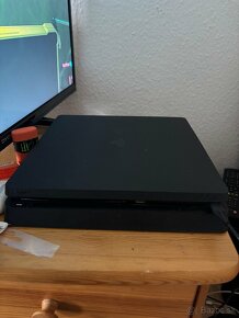 Ps4 slim 1TB - 8