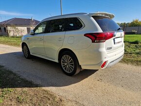 Mitsubishi Outlander PHEV Plus Spirit 4WD A/T - 8