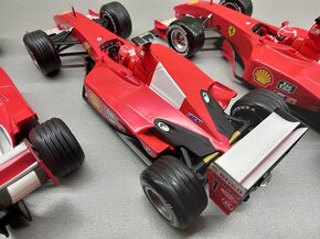 3x F1 FERRARI F2001 a F399 SCHUMACHER HOTWHEELS 1:18 - 8