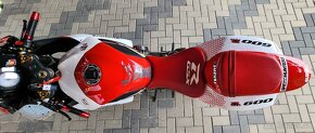 Suzuki GSXR600 - 8