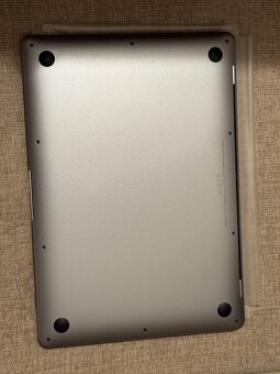 Apple Macbook air M1 8/256 - Nepouživaný s blokom - 8