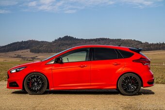 Ford Focus 2.0 EcoBoost ST R - 8