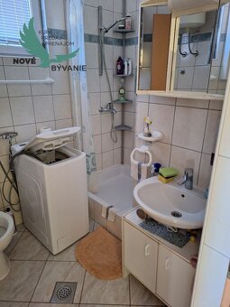 Na predaj apartmán s výhľadom na more a záhradu v Chorvátsku - 8