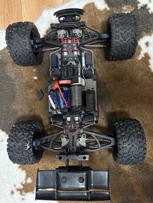 Traxxas E REVO gen2 - 8