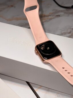 Apple Watch Series 4 40mm GOLD/PINK - 8