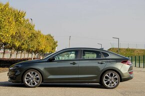 Hyundai i30 Fastback 1.5 T-GDi mHEV iMT Style - 8