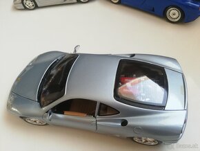 1:18 predam Ferrari+Bugatti Bburago - 8