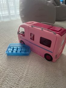 Barbie karavan XXL s bazénom - 8