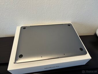 MacBook Pro 13" M2 2022 TOP STAV - 8