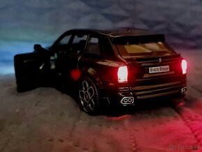 Rolls Royce Cullinan (1:32, bez krabice a stojana) - 8