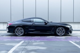 BMW 850i - 8