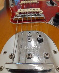 Fender Jaguar - 8