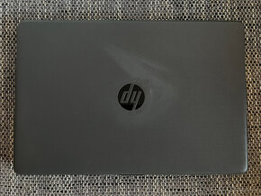 Predám notebook HP 250 G6 - 8