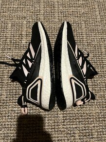 Adidas Ultraboost 20, Vel 38. - 8