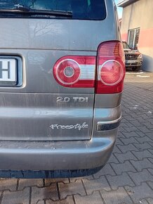 Predám VW Sharan 2.0TDI - 8