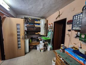 RD s rovnou strechou po čiastočnej rek., poz.430 m2, Bojná. - 8