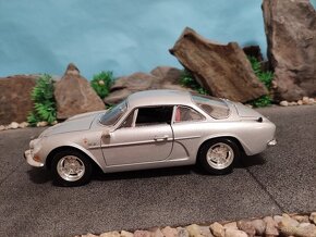 Prodám model 1:18 Renault Alpine a110 1600s 1973 - 8