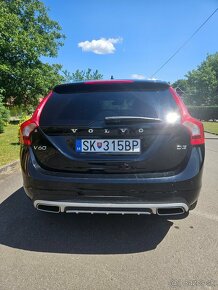 Volvo V60 Cross Country - 8