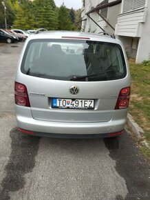 Volkswagen Touran - 8