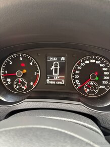 Volkswagen Sharan 2.0 TDi - 8