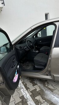 Renault Grand Scenic - 8