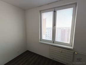 NA PREDAJ REKONŠTRUOVANÝ 4 - IZBOVÝ BYT, 88M2, UL. SNP, HOLÍ - 8