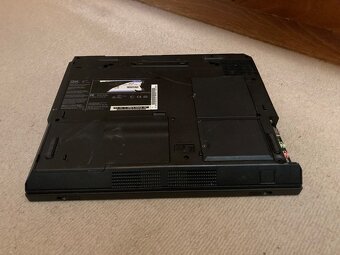 IBM ThinkPad R30 - 8