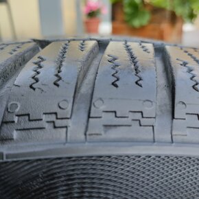 Continental ContiWinter contact TS830P. 225/50 R18 - 8