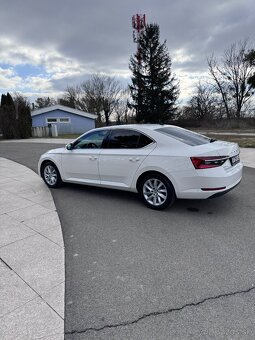 Škoda Superb 1.5 TSI ACT Style DSG - 8