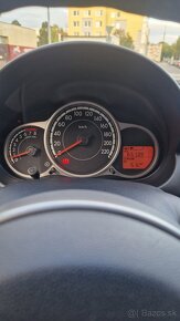 Mazda 2 1.3i,rok 2013 - 8