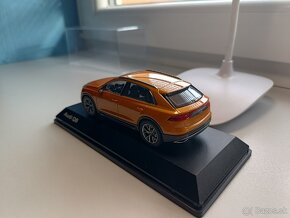 Model auta Audi Q8 2017 (Dragon Orange) - 8