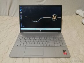 HP 15s. RYZEN 5 4-jadro. 16 GB DDR4. 15,6" Full HD. 256GB NV - 8