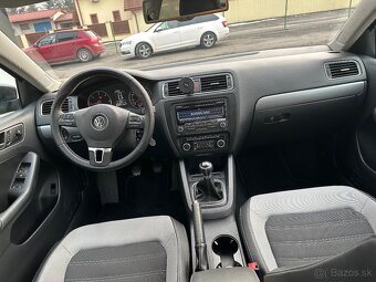 Volkswagen Jetta 2.0TDI Highline - 8