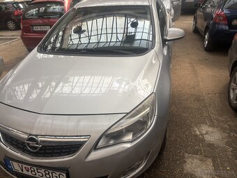 Predám Opel Astra j - 8