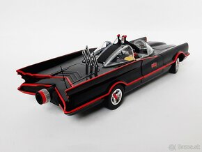 1:18 - Batmobile 1966 + Batman / Robin - Hot Wheels - 1:18 - 8